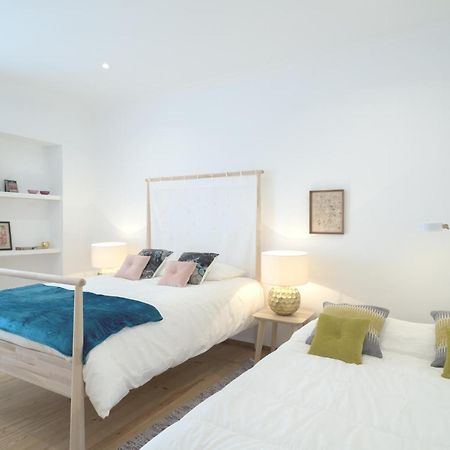 Spacious Bairro Alto Apartment With Courtyard, By Timecooler Lisboa Екстериор снимка