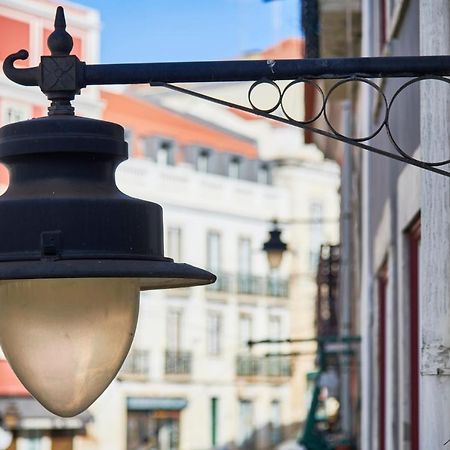 Spacious Bairro Alto Apartment With Courtyard, By Timecooler Lisboa Екстериор снимка