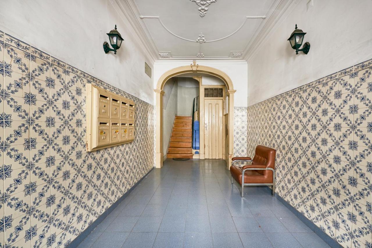 Spacious Bairro Alto Apartment With Courtyard, By Timecooler Lisboa Екстериор снимка