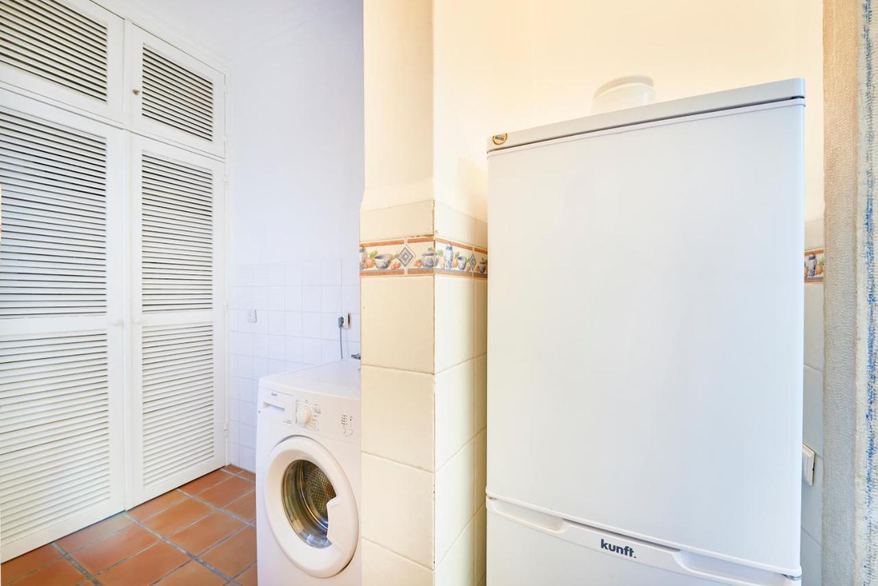 Spacious Bairro Alto Apartment With Courtyard, By Timecooler Lisboa Екстериор снимка